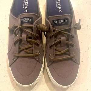 Womens size 8 Sperry Shoes